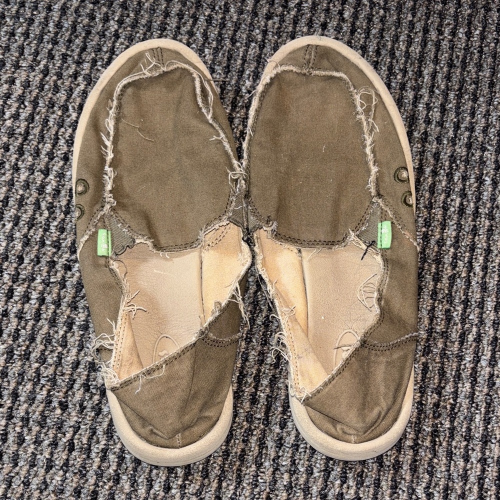 Sanuk Brown Slippers